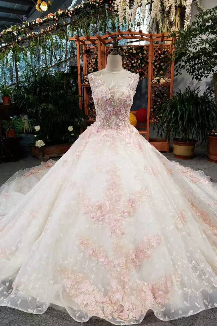 2024 Luxurious Floral Wedding Dresses Scoop Neck With Appliques And Sequins Lace Up