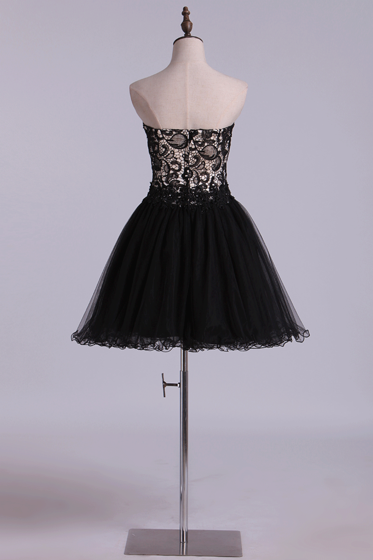 A Line Sweetheart Mini Homecoming Dresses With Beads & Applique