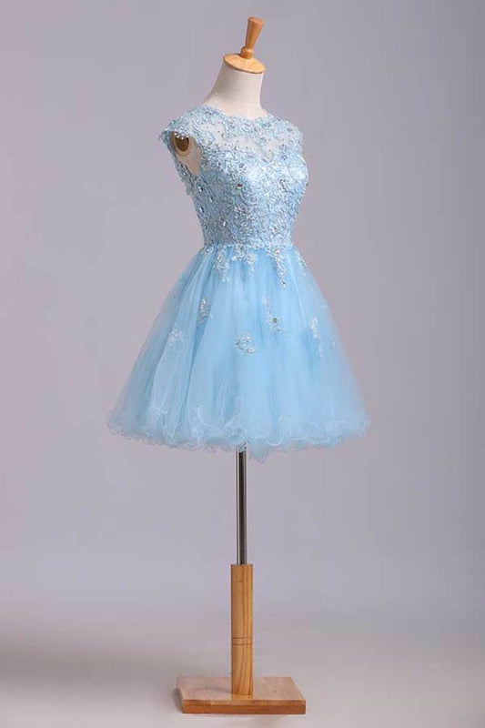 Scoop Short/Mini Prom Dress A Line Tulle Skirt Embellished Bodice With Beads And Applique Cap Sleeve