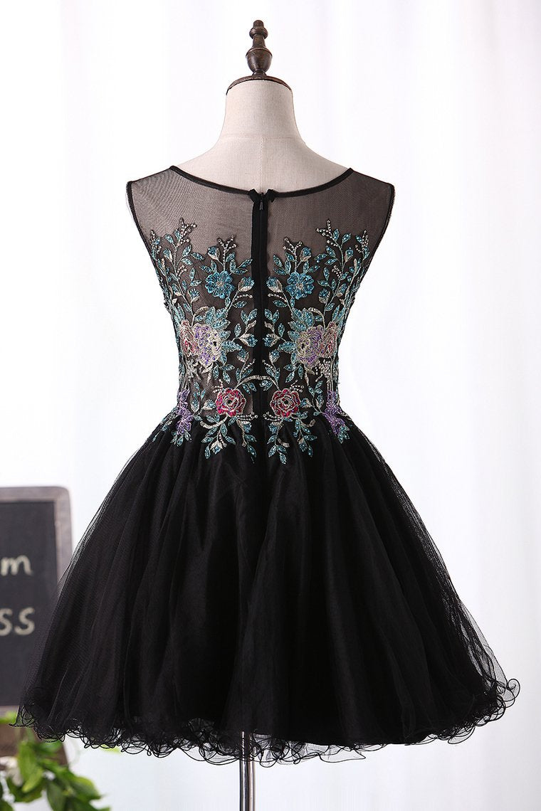 A-Line Scoop Homecoming Dresses Short/Mini Tulle With Beads & Appliques