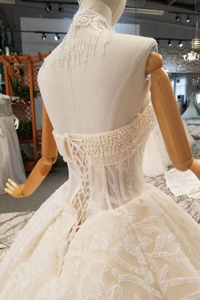 Luxury Wedding Dresses Halter A-Line Lace Half Sleeves Open Back Cathedral Train Top Quality Lace