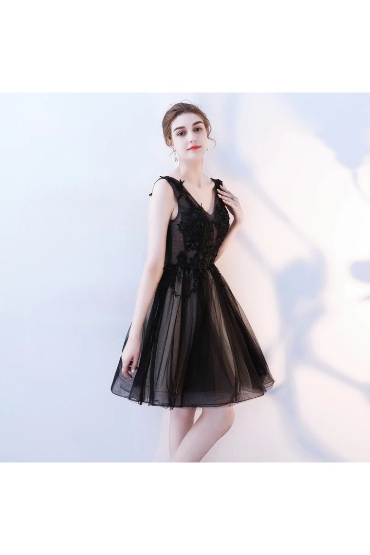 A Line V Neck Black Homecoming Dresses Short Tulle Appliques