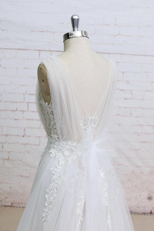 Elegant Ivory A Line Plunging Neckline Lace Appliqued Flowers Tulle Wedding Dresses WK649