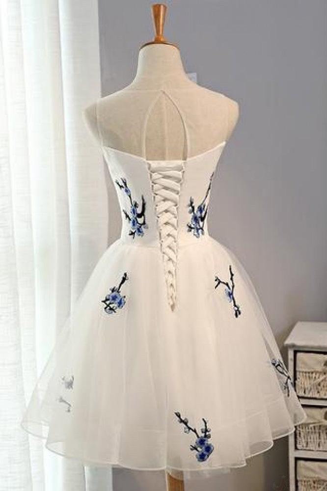 A Line White Embroidery Short Knee-length Tulle Sleeveless Open Back Homecoming Dress WK211