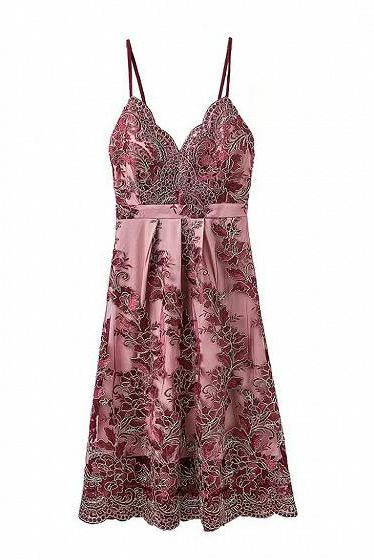 A Line Red V-neck Embroidery Scalloped Lace Appliques Spaghetti Straps Homecoming Dress WK643